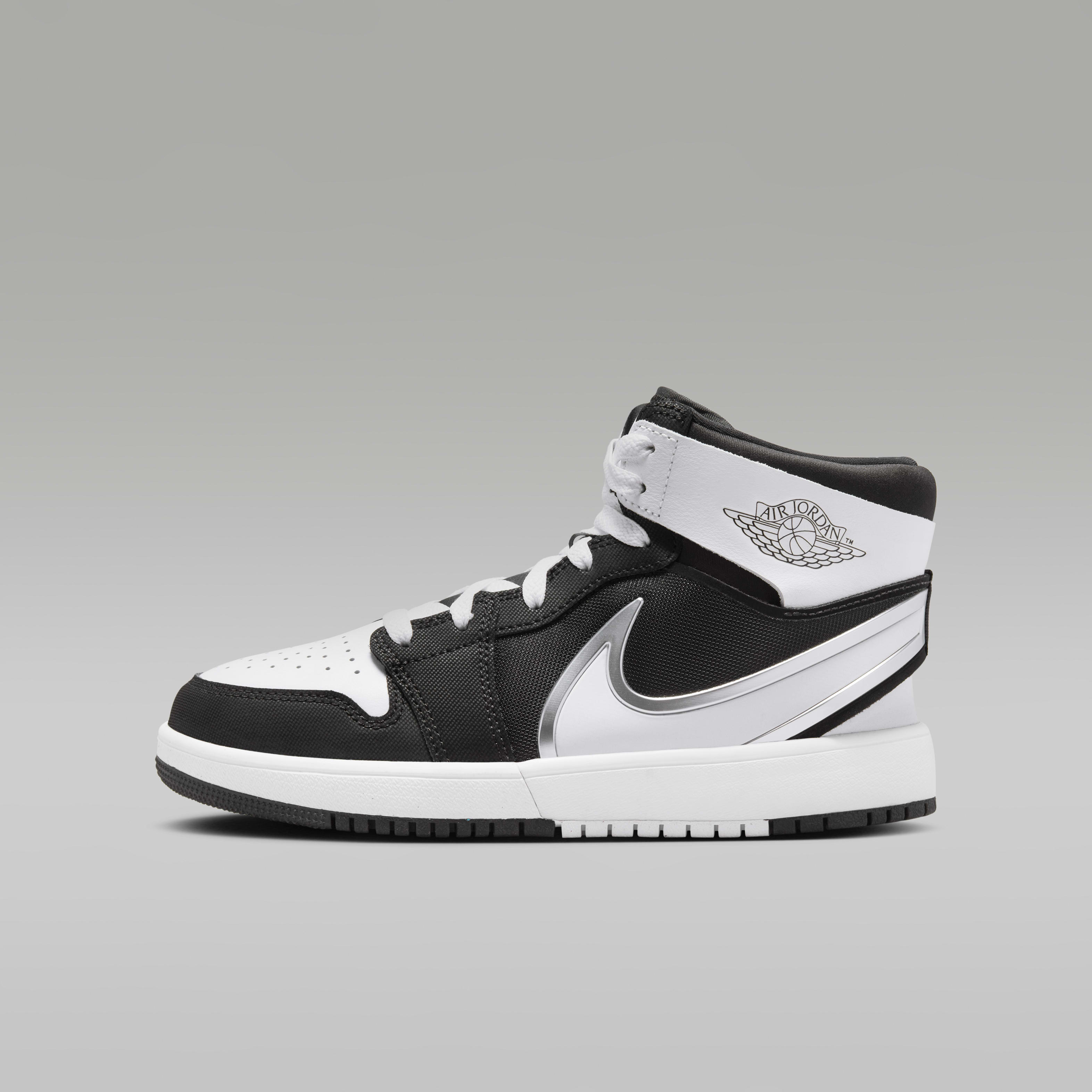 Nike air jordan 1 mid white and black clearance